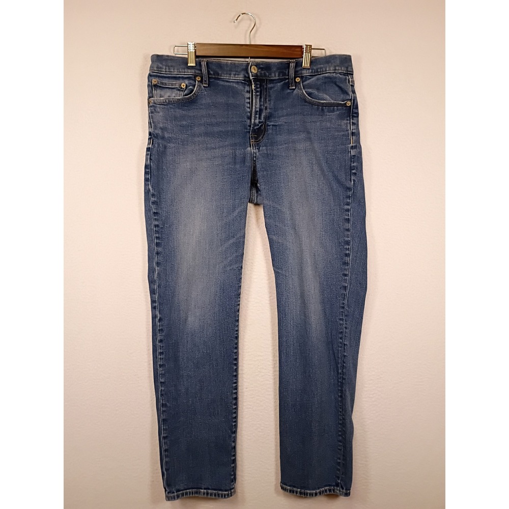 Casualcore Gap Women 10/30 Blue Medium Wash Girlfriend Relaxed Tapered Jeans